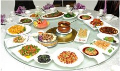 <b>区已有900多家餐馆安拆了如许的“收集厨房”柜</b>